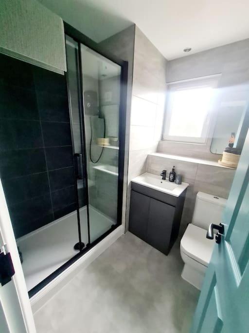 Spacious 5Bed House, Free Parking, No Party ! Glasgow Exterior photo